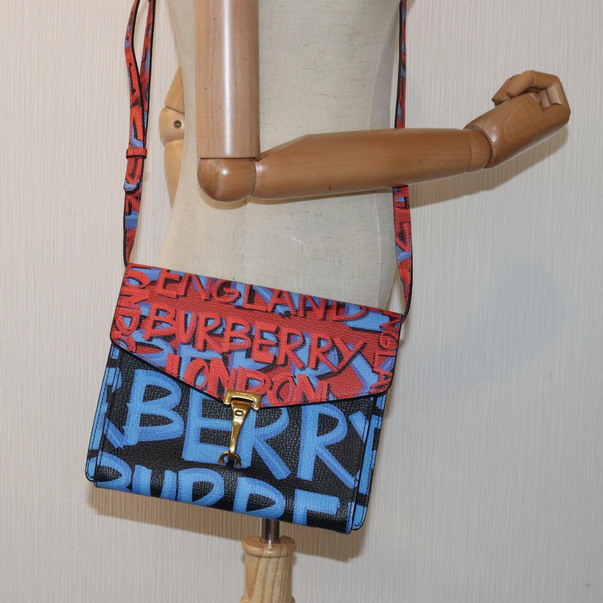 BURBERRY Shoulder Bag Graffiti Leather Red Blue Auth 82250A