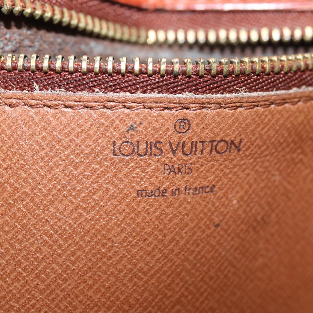 LOUIS VUITTON Epi Serie Dragonne Hand Bag Brown Zipang gold M52618 LV Auth 82378