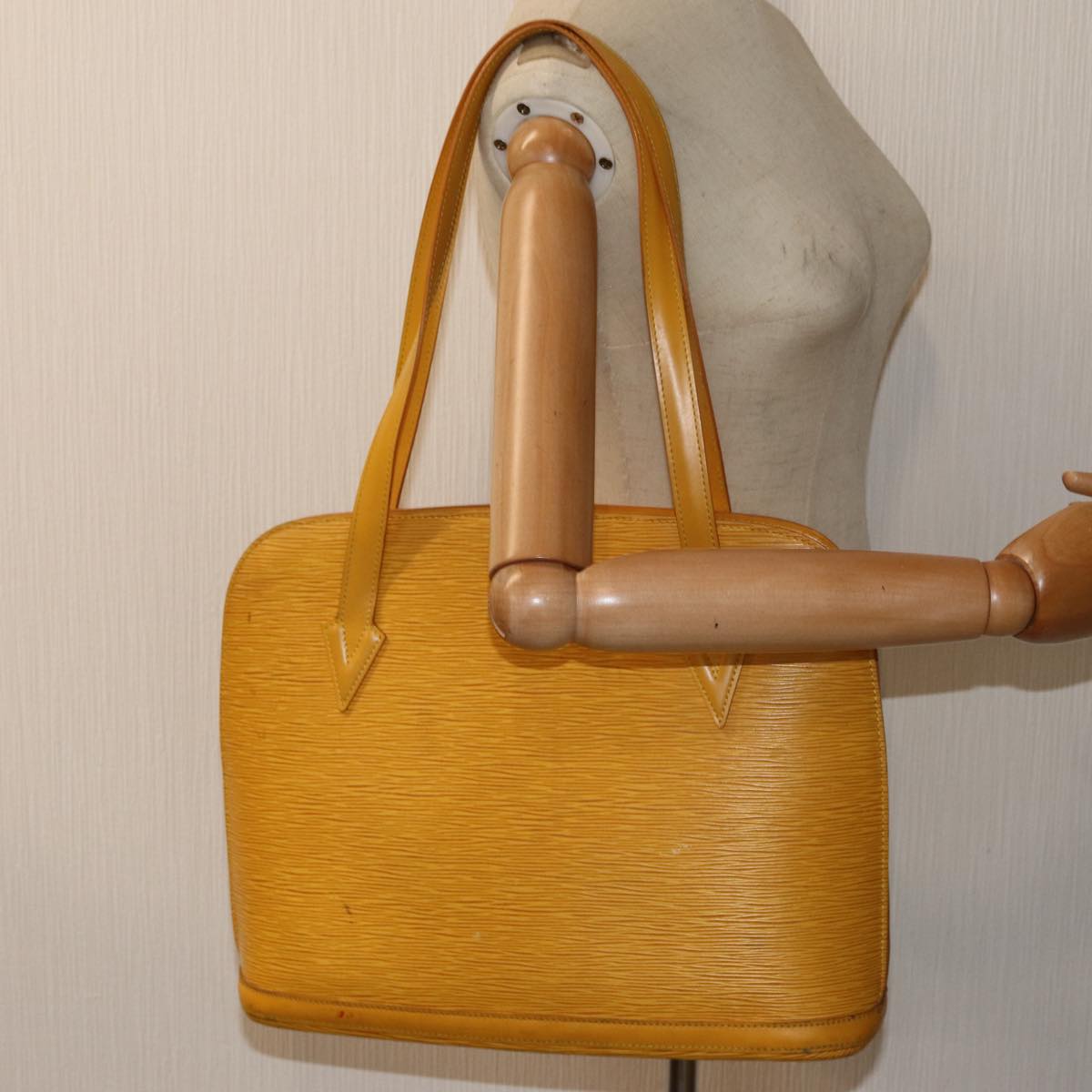 LOUIS VUITTON Epi Lussac Shoulder Bag Yellow M52289 LV Auth 82421