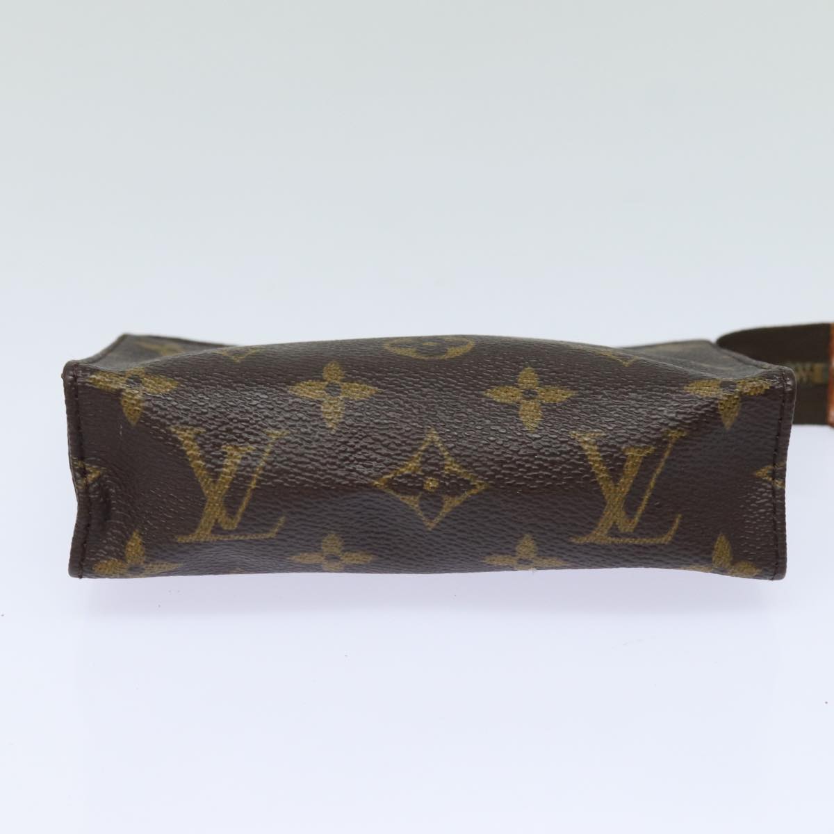 LOUIS VUITTON Monogram Poche Toilette 15 Pouch M47546 LV Auth 82470