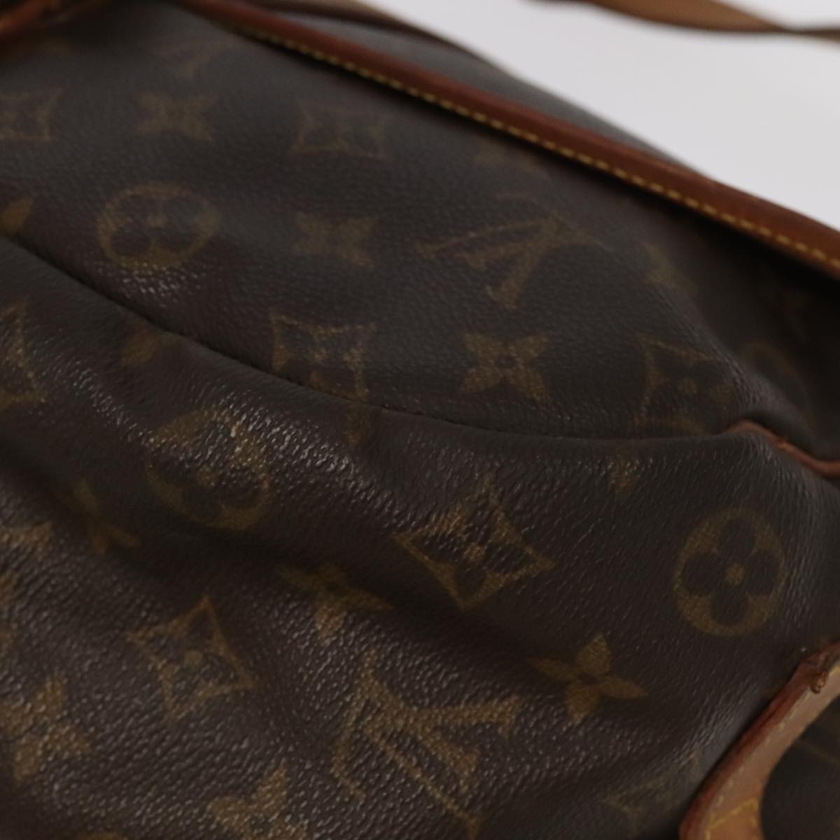 LOUIS VUITTON Monogram Saumur 35 Shoulder Bag M42254 LV Auth 82536