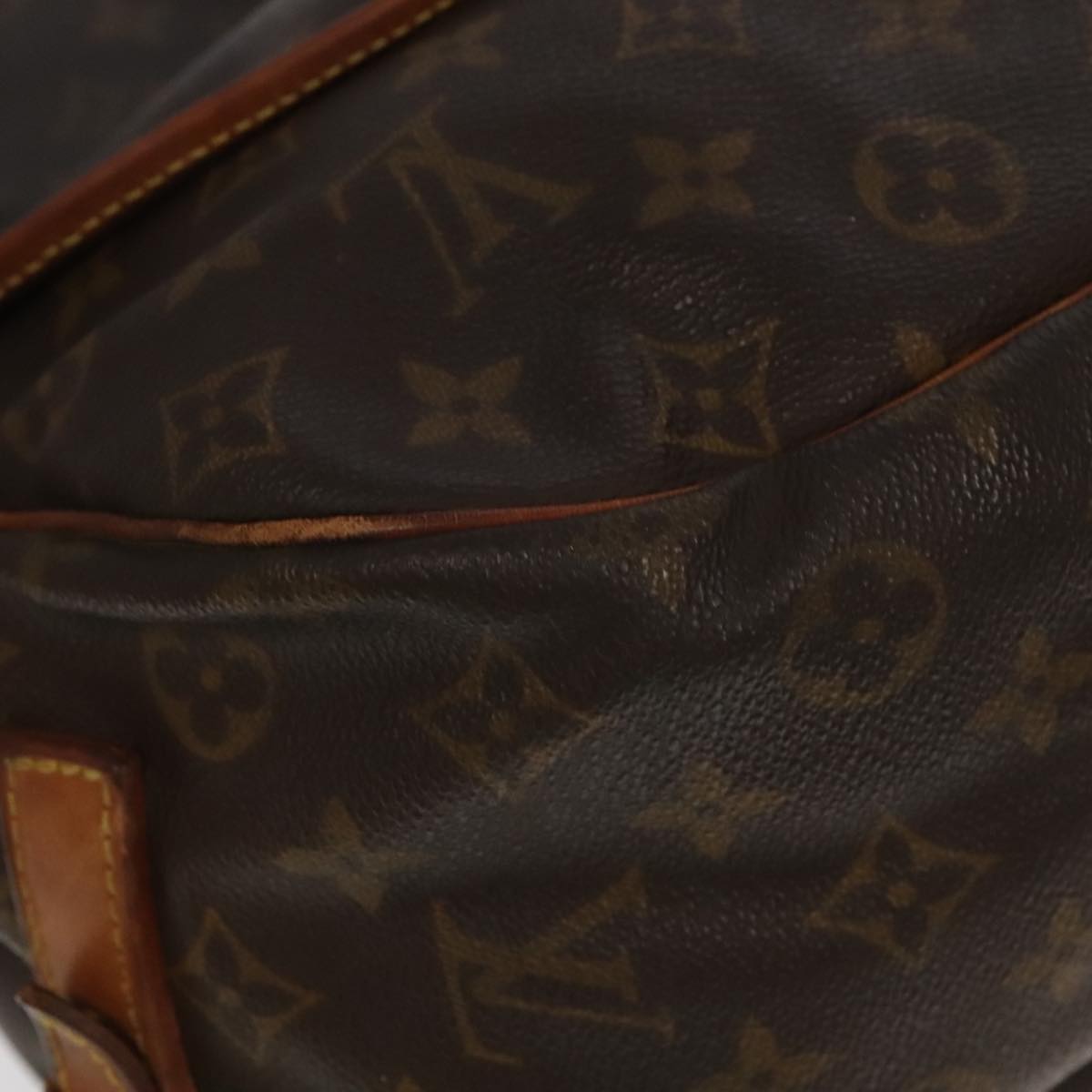 LOUIS VUITTON Monogram Saumur 35 Shoulder Bag M42254 LV Auth 82536