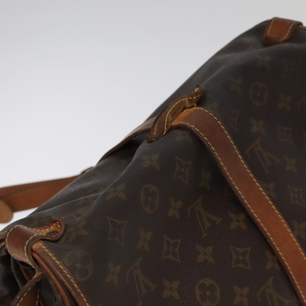 LOUIS VUITTON Monogram Saumur 35 Shoulder Bag M42254 LV Auth 82536