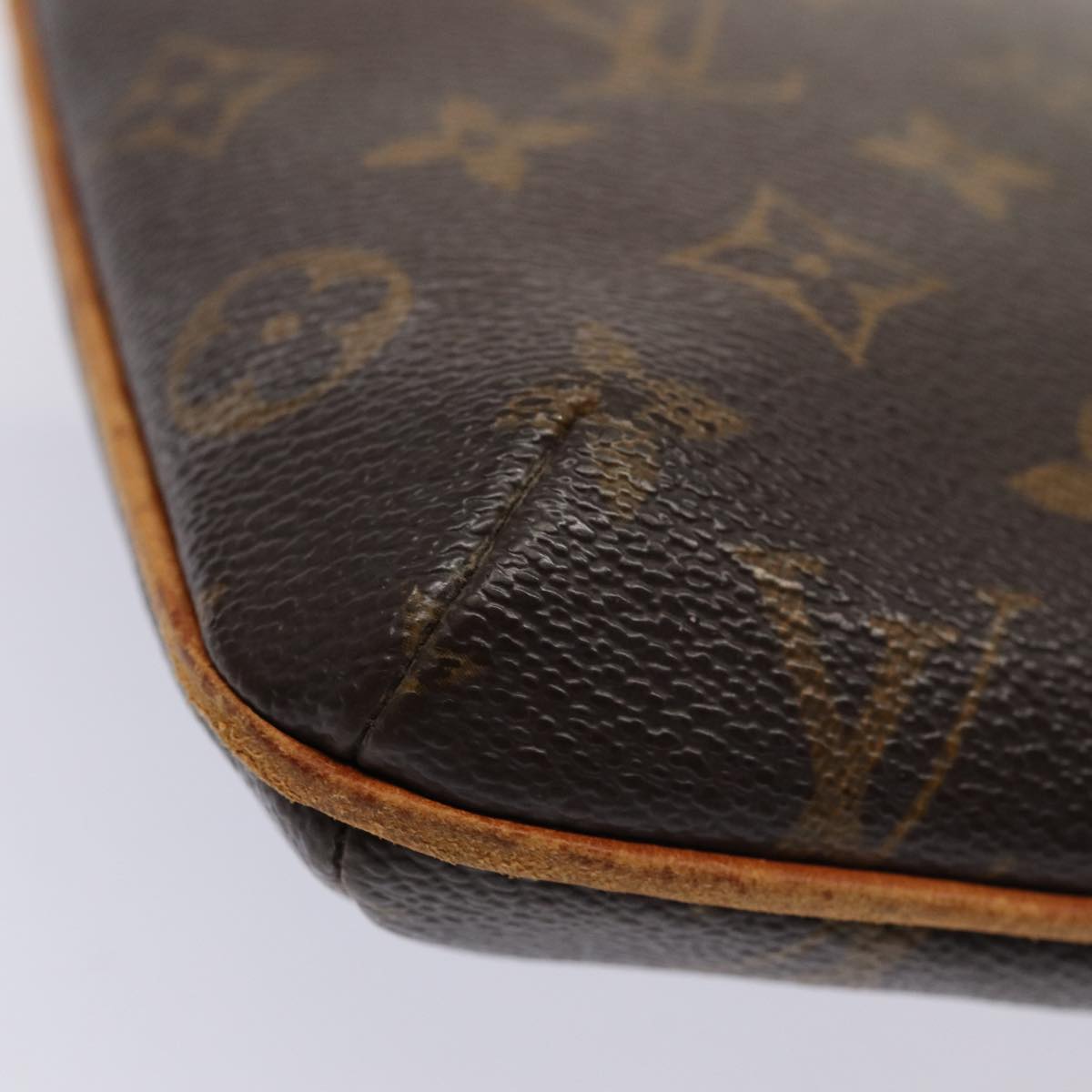 LOUIS VUITTON Monogram Partition Pouch M51901 LV Auth 82587