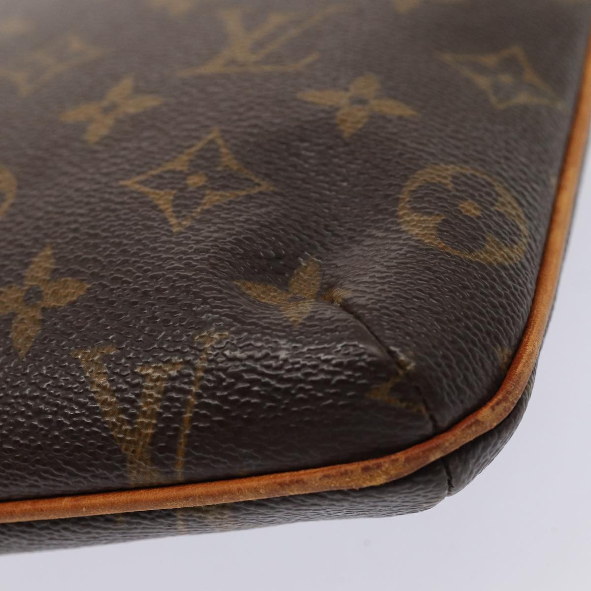 LOUIS VUITTON Monogram Partition Pouch M51901 LV Auth 82587