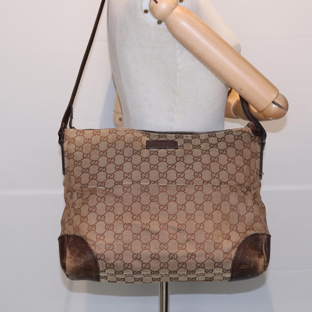 GUCCI GG Canvas Shoulder Bag Beige 110054 Auth 82710