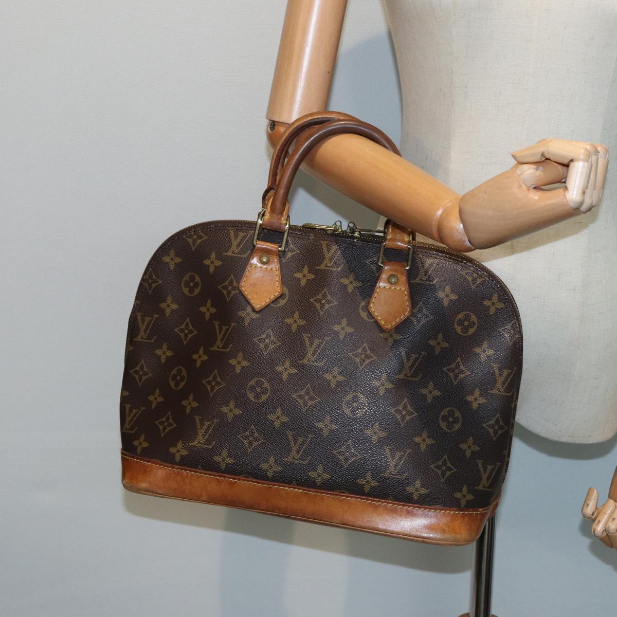 LOUIS VUITTON Monogram Alma Hand Bag M51130 LV Auth 82757