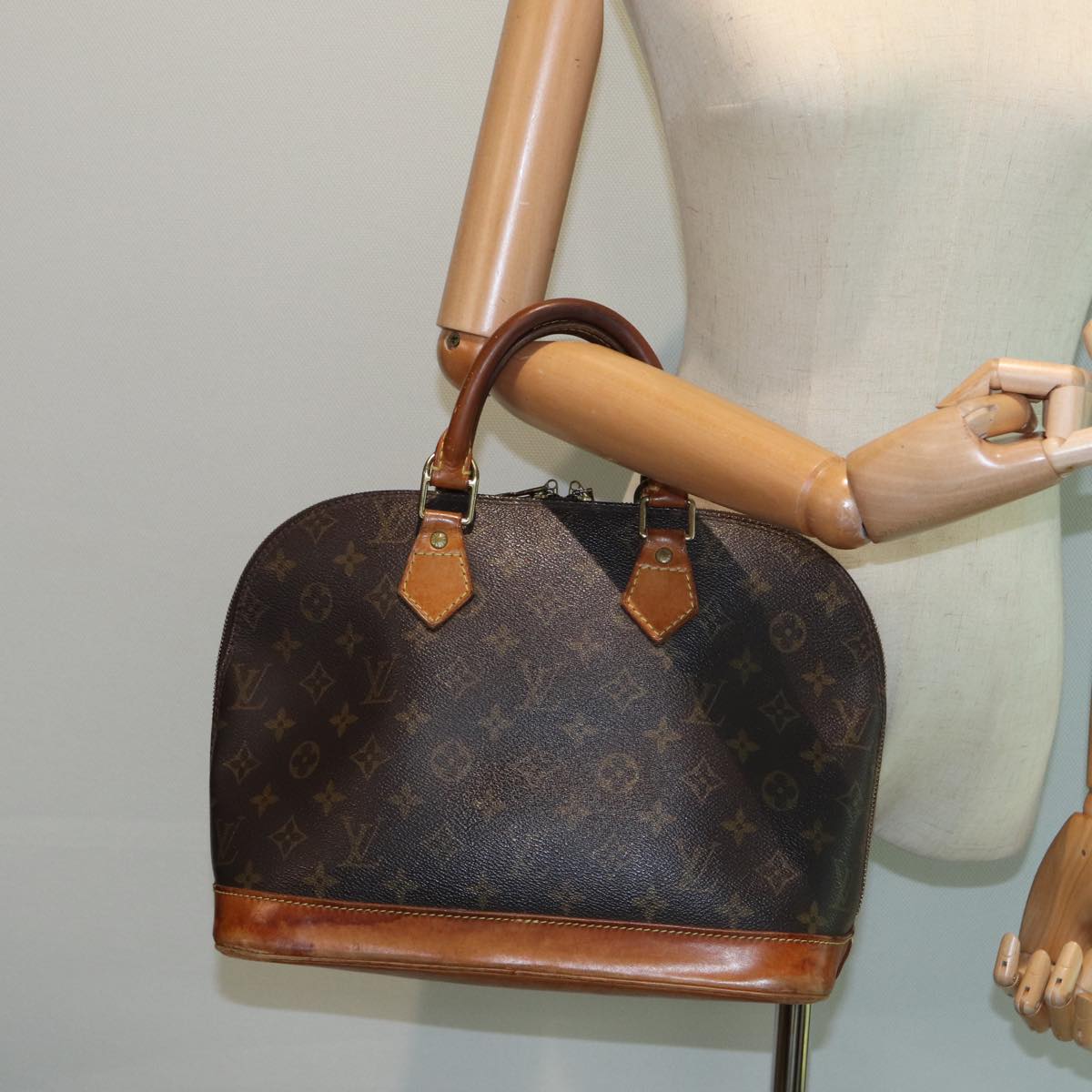 LOUIS VUITTON Monogram Alma Hand Bag M51130 LV Auth 82774