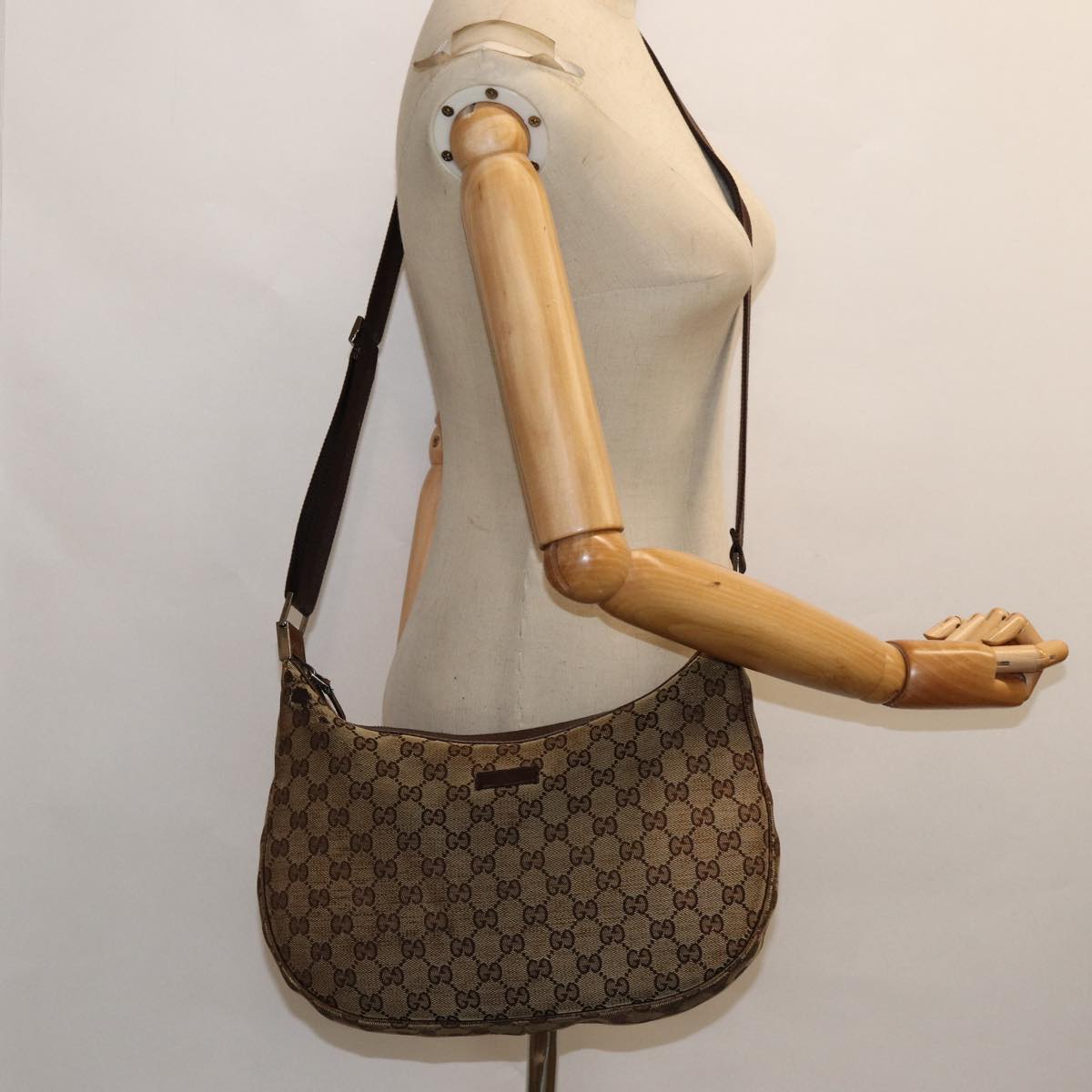 GUCCI GG Canvas Shoulder Bag Beige Brown 122709 Auth 82825