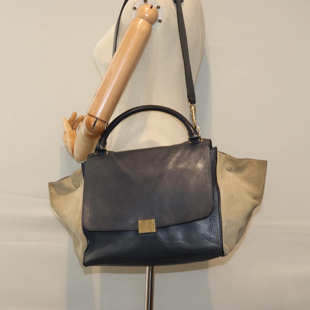 CELINE Trapeze Hand Bag Leather Suede Navy Beige Auth 82897