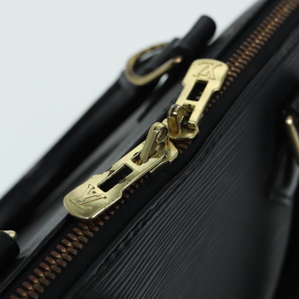 LOUIS VUITTON Epi Alma Hand Bag Black M52142 LV Auth 82941