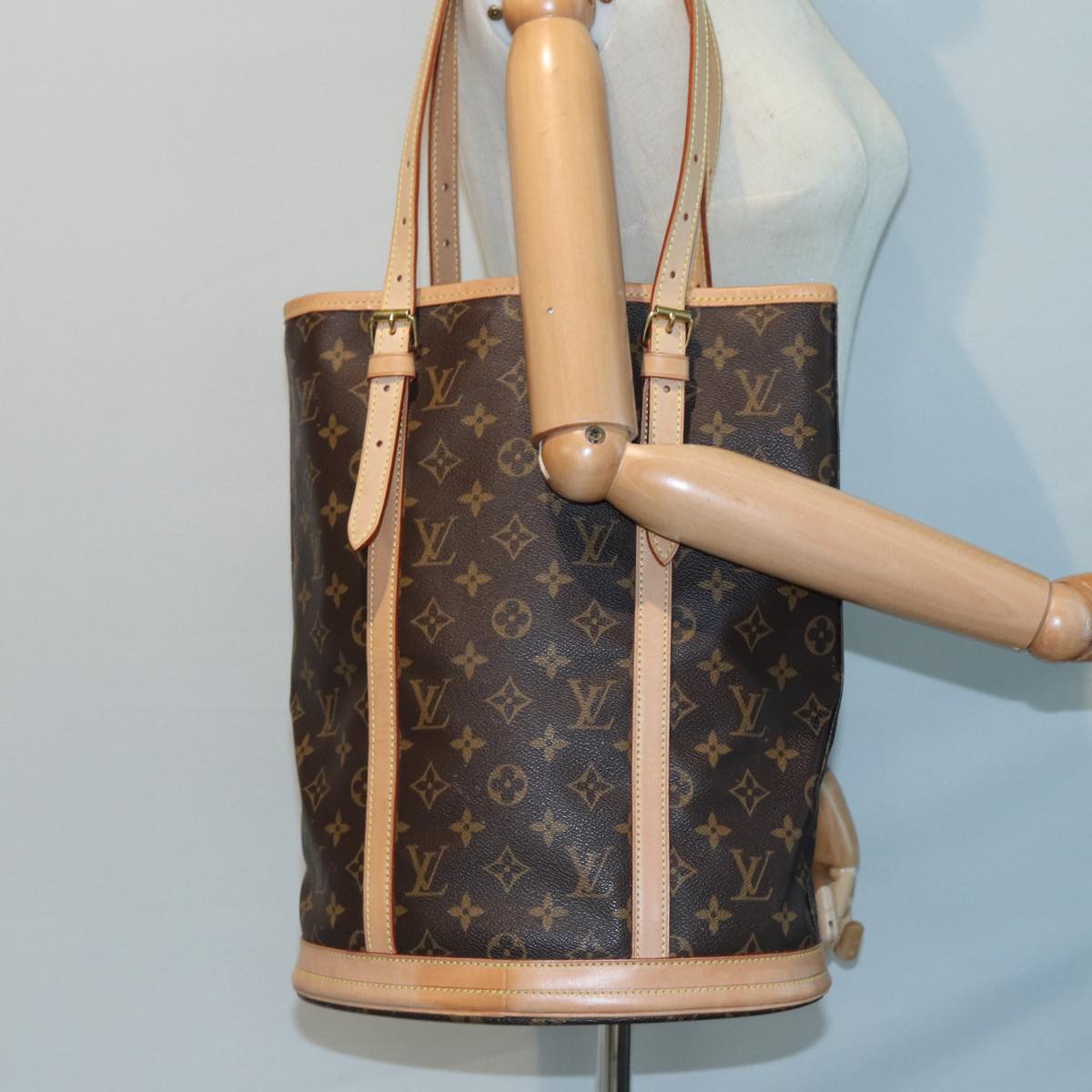 LOUIS VUITTON Monogram Bucket GM Shoulder Bag M42236 LV Auth 82969