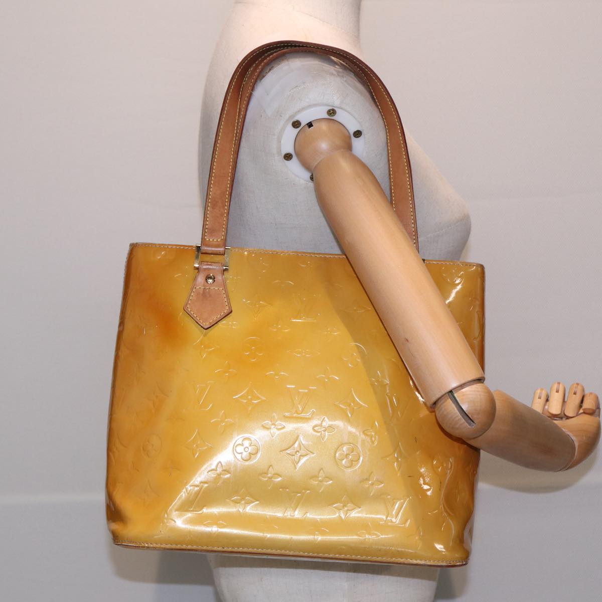 LOUIS VUITTON Monogram Vernis Houston Hand Bag Beige M91004 LV Auth 83018