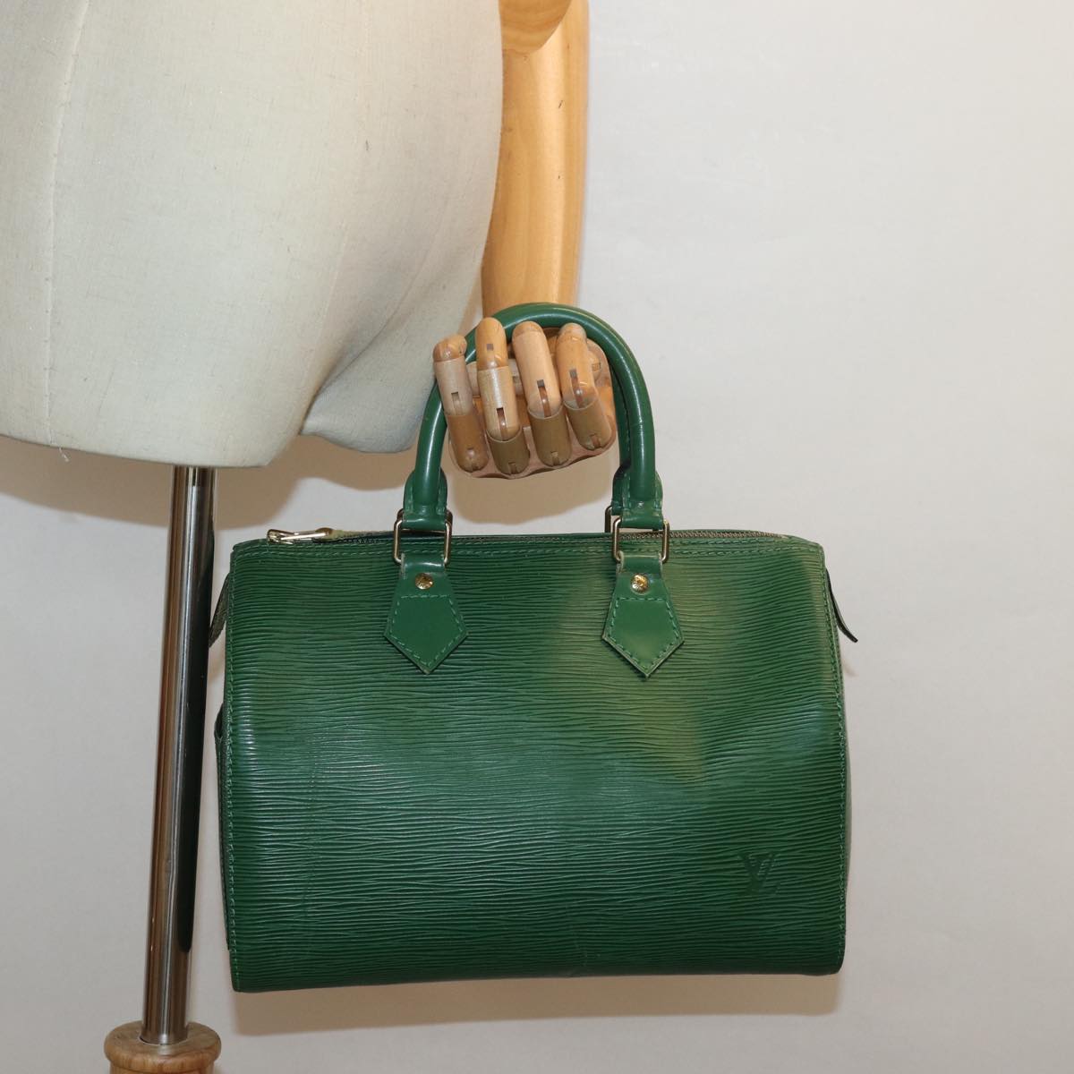 LOUIS VUITTON Epi Speedy 25 Hand Bag Borneo Green M43014 LV Auth 83027