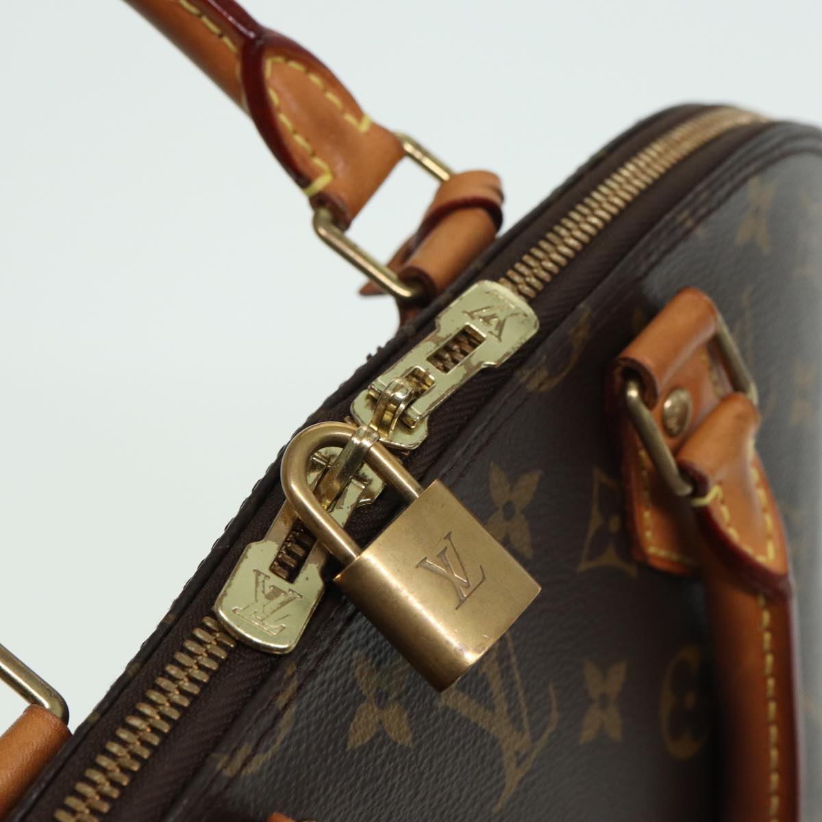 LOUIS VUITTON Monogram Alma MM Hand Bag M40878 LV Auth 83099