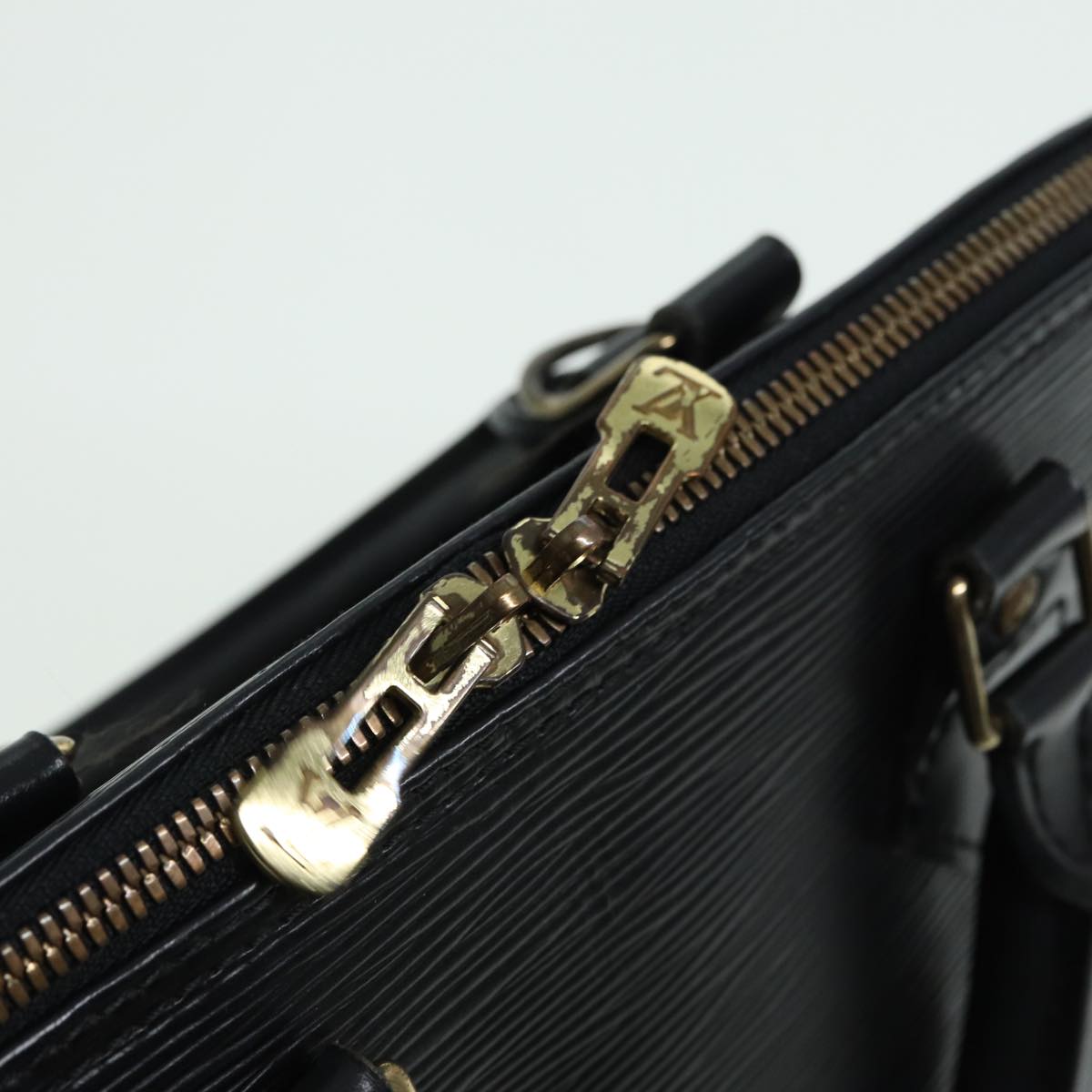 LOUIS VUITTON Epi Alma Hand Bag Black M52142 LV Auth 83125