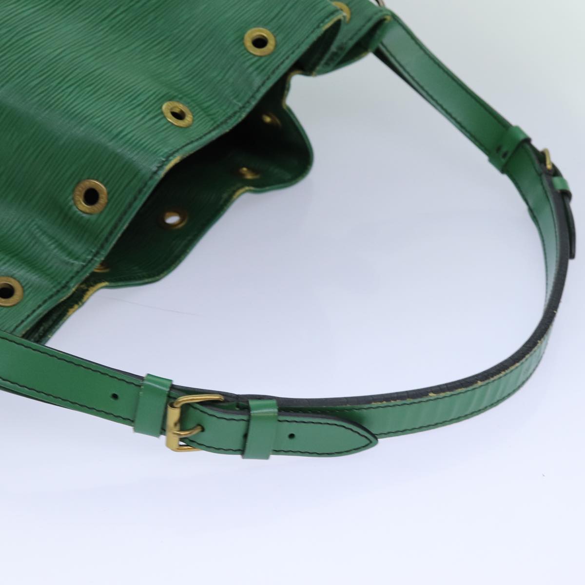 LOUIS VUITTON Epi Noe Shoulder Bag Green M44004 LV Auth 83232