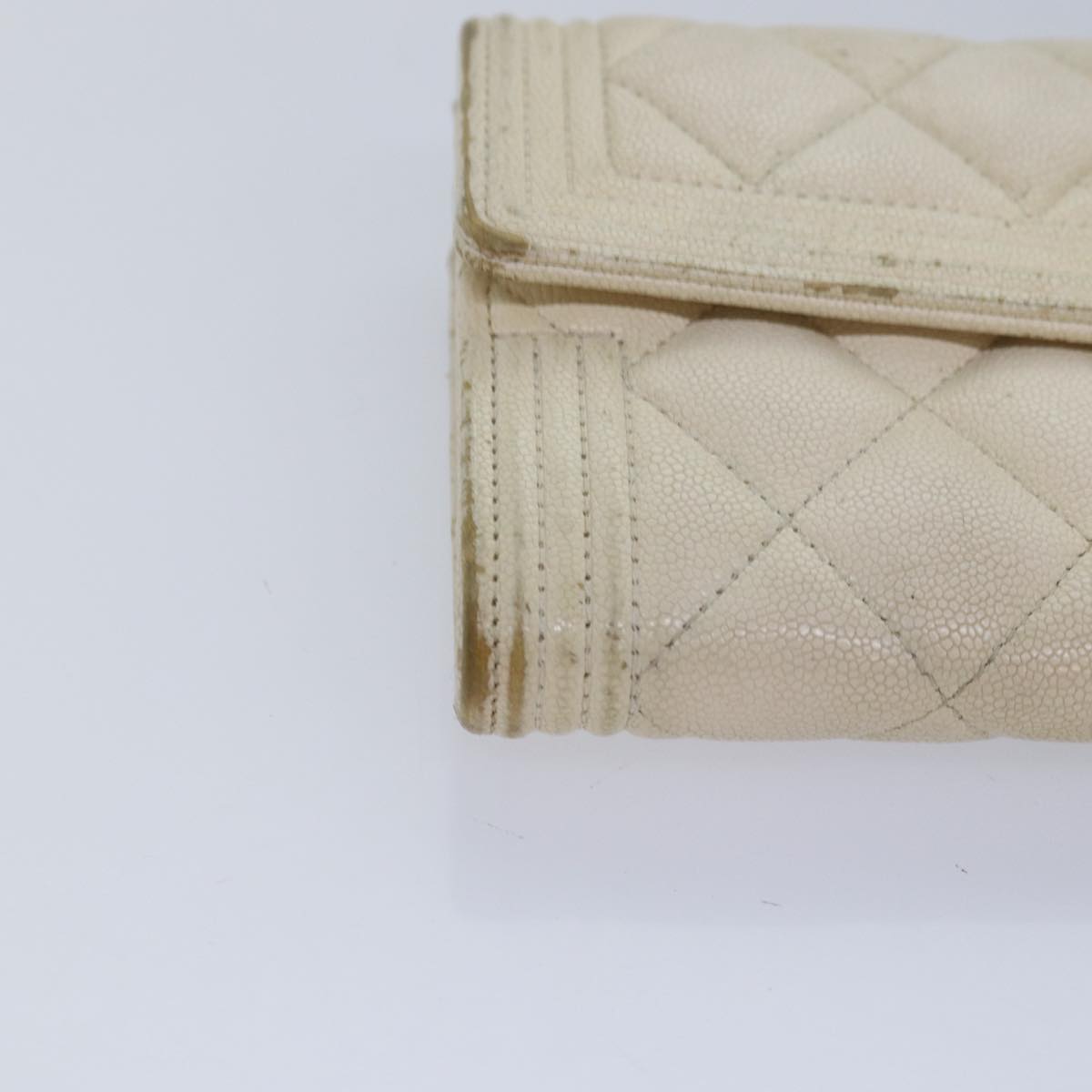 CHANEL Boy Chanel Matelasse Wallet Caviar Skin White CC Auth 83236