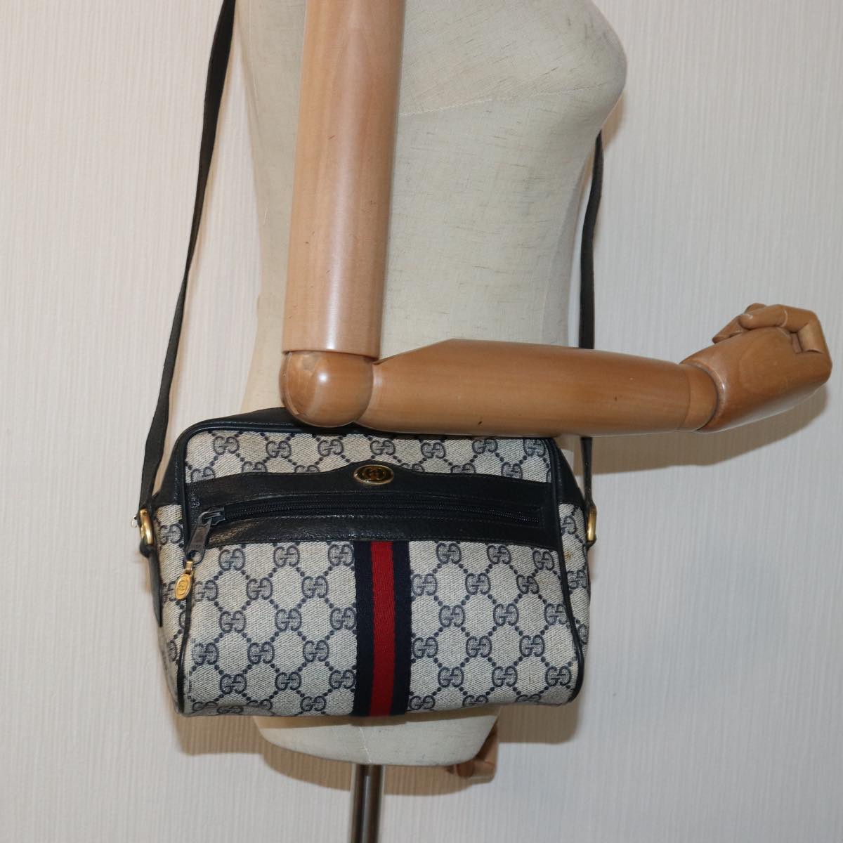 GUCCI GG Canvas Sherry Line Shoulder Bag PVC Leather Navy Red Auth 83291