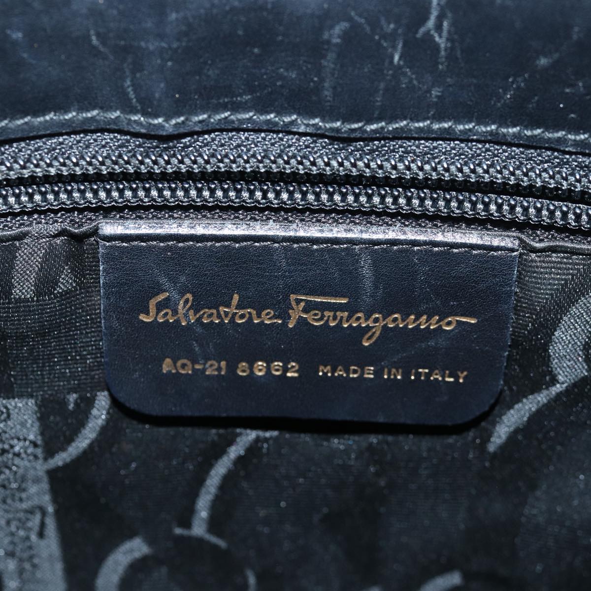 Salvatore Ferragamo Gancini Shoulder Bag Leather Black Auth 83297