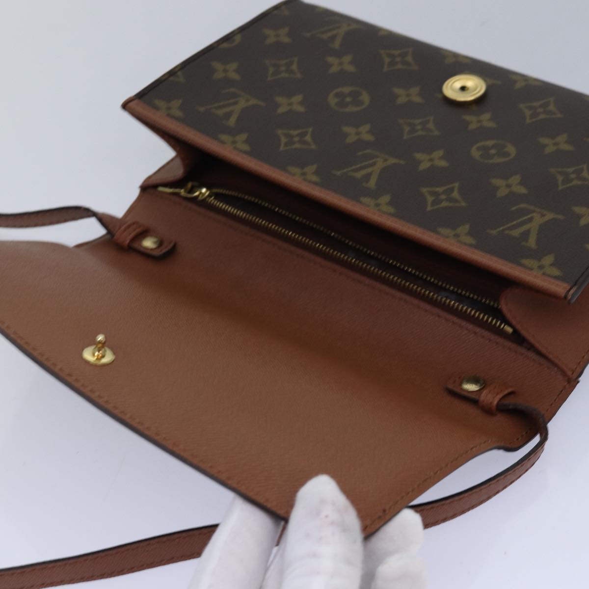 LOUIS VUITTON Monogram Bordeaux 24 Shoulder Bag M51798 LV Auth 83302