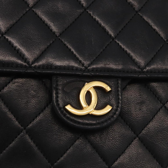 CHANEL Matelasse Ketten-Schultertasche Lammleder Schwarz CC Auth 83342