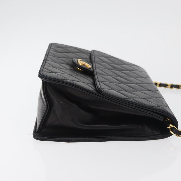 CHANEL Matelasse Ketten-Schultertasche Lammleder Schwarz CC Auth 83342
