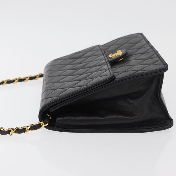 CHANEL Matelasse Ketten-Schultertasche Lammleder Schwarz CC Auth 83342