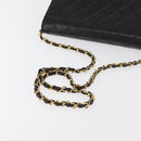 CHANEL Matelasse Ketten-Schultertasche Lammleder Schwarz CC Auth 83342-6