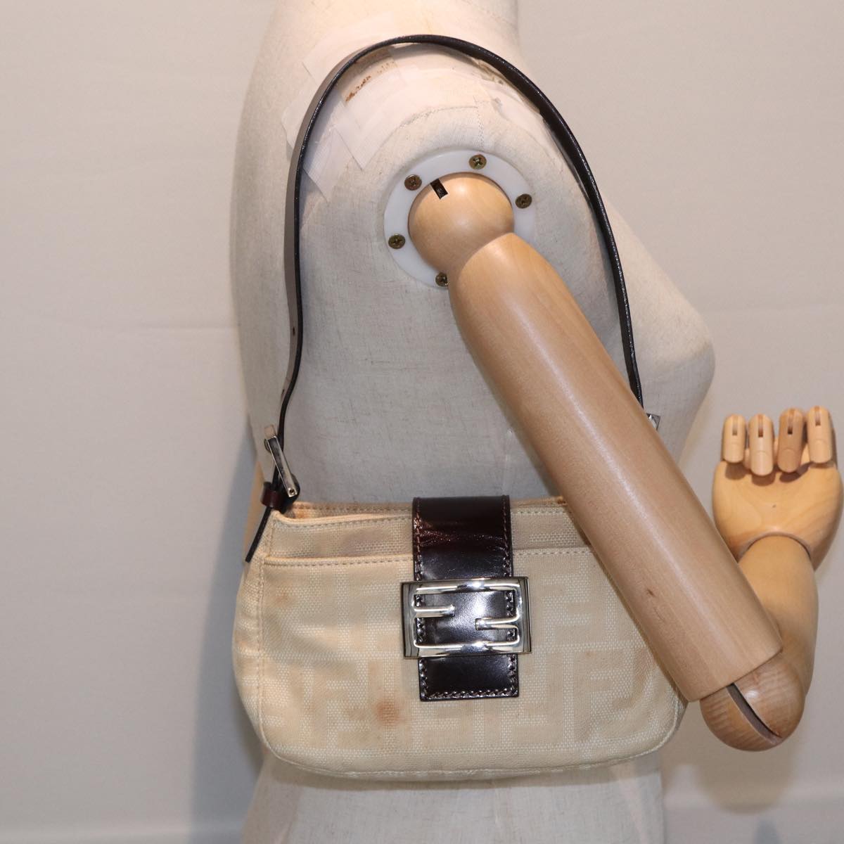 FENDI Zucca Canvas Mamma Baguette Shoulder Bag Beige Auth 83401