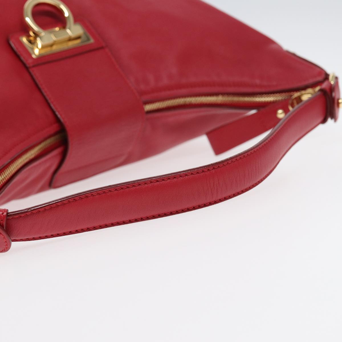 Salvatore Ferragamo Gancini Shoulder Bag Leather Red Auth 83804