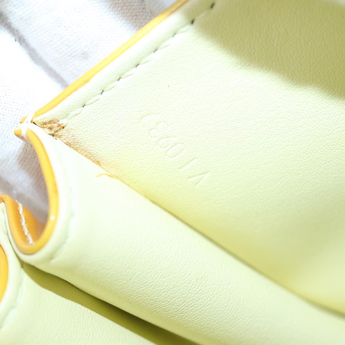 LOUIS VUITTON Monogram Vernis Spring Street Bag Lime Yellow M91068 Auth 83865