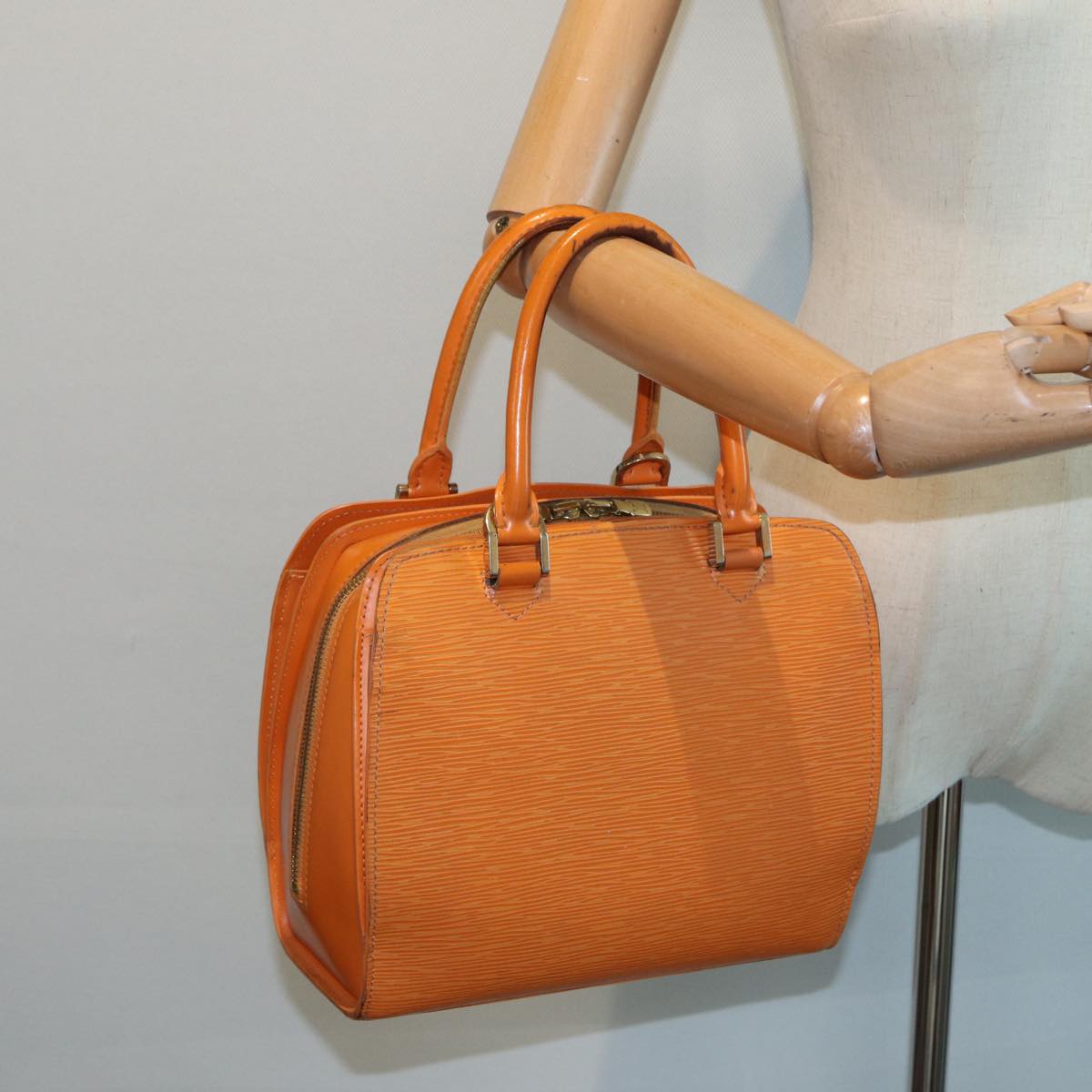 LOUIS VUITTON Epi Pont Neuf Hand Bag Orange Mandarin M5205H LV Auth 83876