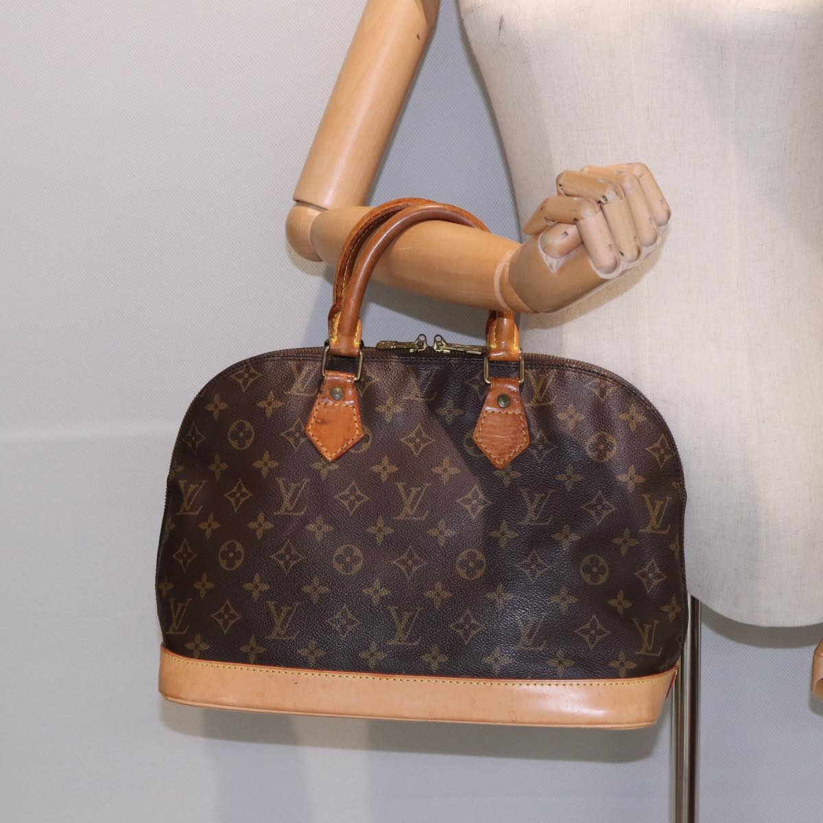 LOUIS VUITTON Monogram Alma Hand Bag M51130 LV Auth 83889