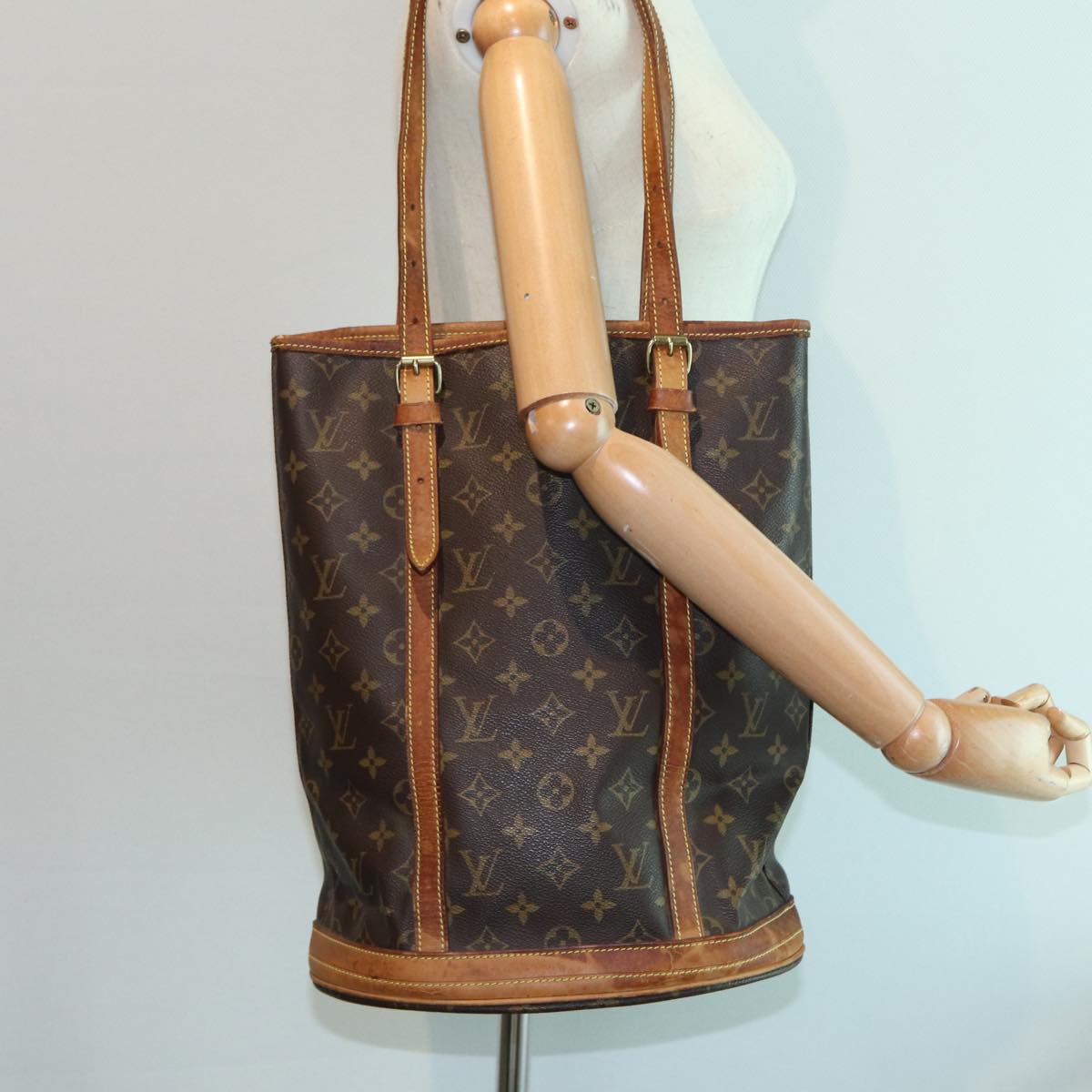 LOUIS VUITTON Monogram Bucket GM Shoulder Bag M42236 LV Auth 83901