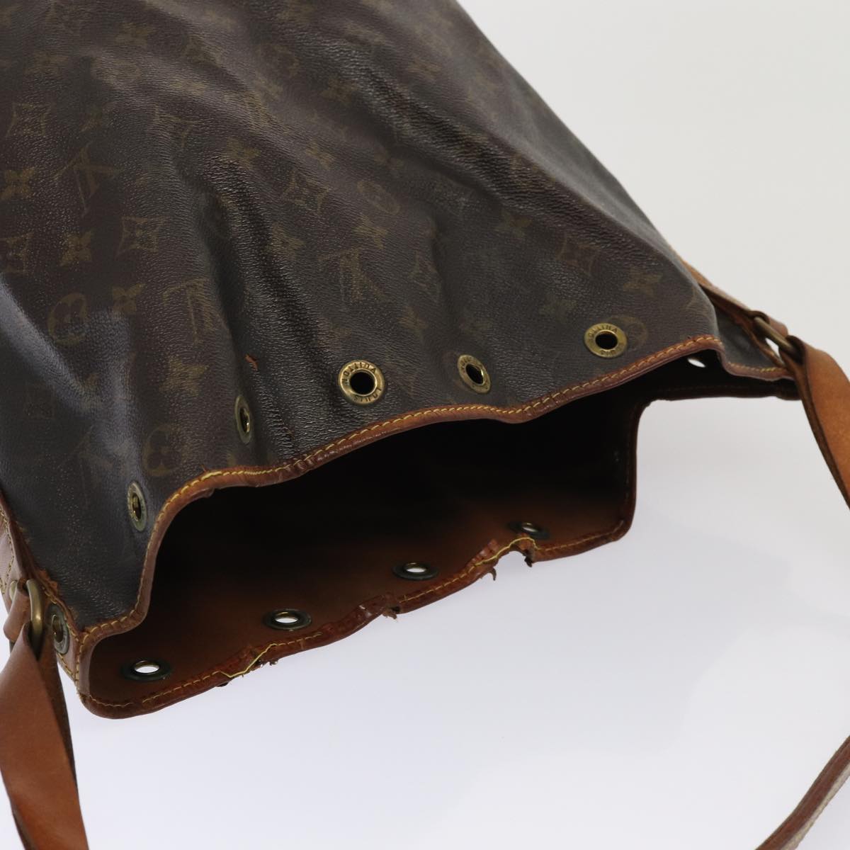 LOUIS VUITTON Monogram Noe Shoulder Bag  LV Auth 84001