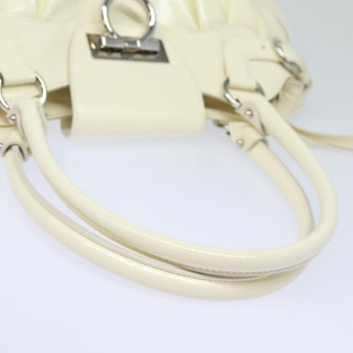 Salvatore Ferragamo Gancini Hand Bag Patent leather White Auth 84216