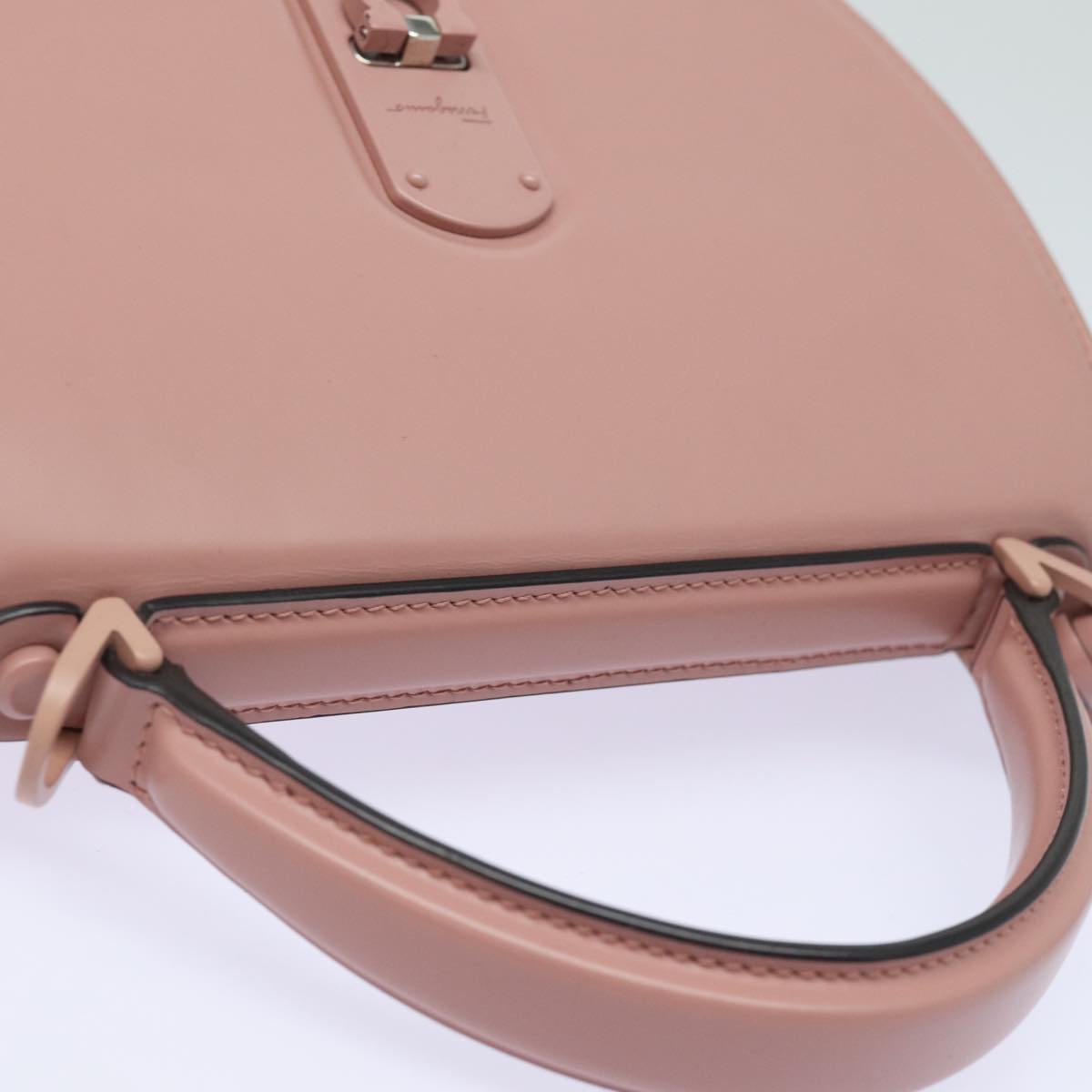 Salvatore Ferragamo Gancini Shoulder Bag Leather Pink Auth 84233A