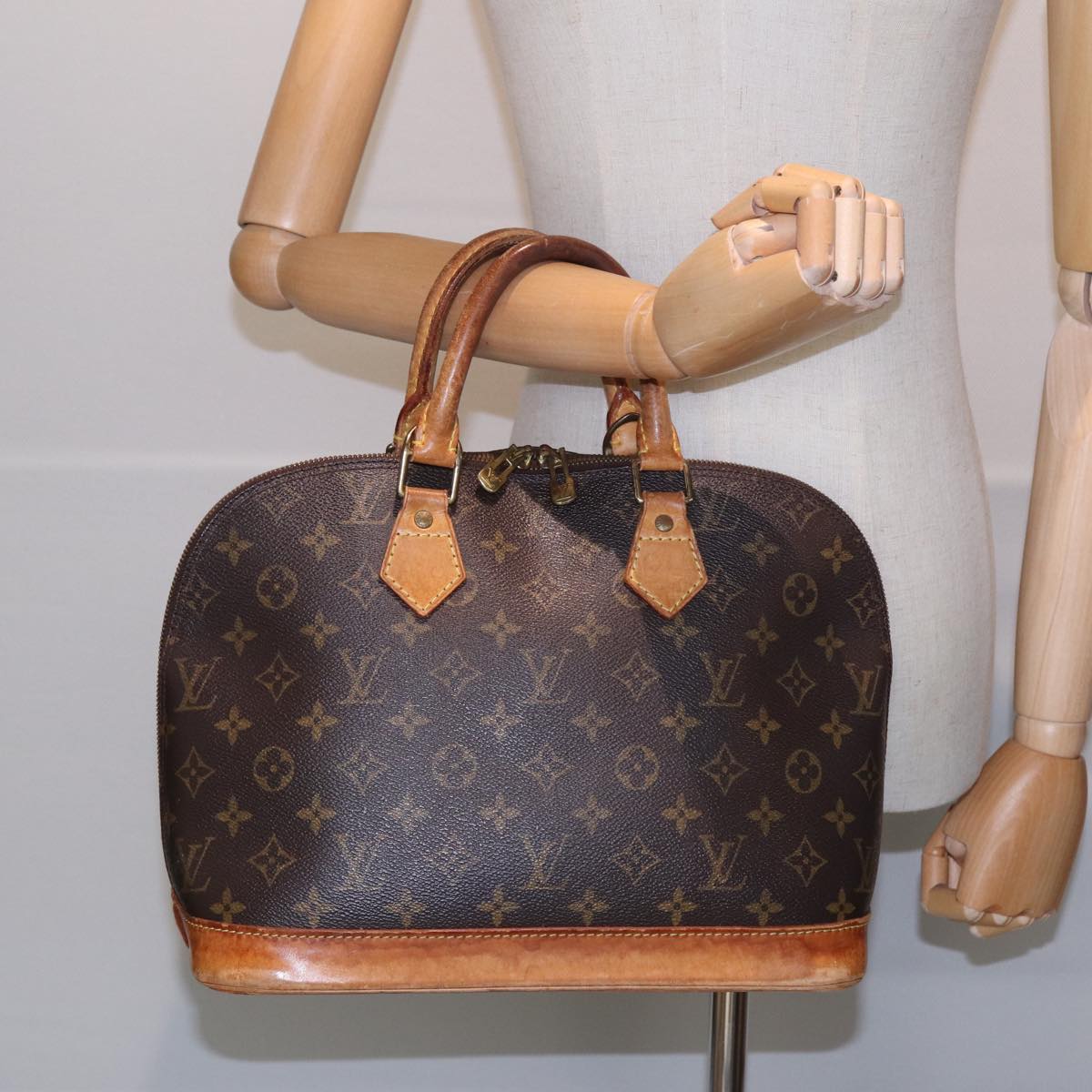 LOUIS VUITTON Monogram Alma Hand Bag M51130 LV Auth 84268