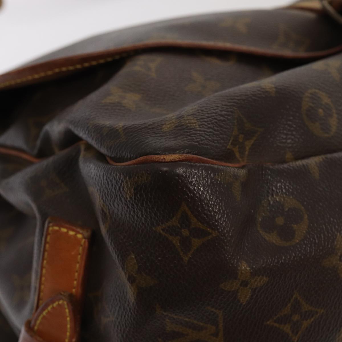 LOUIS VUITTON Monogram Saumur 35 Shoulder Bag M42254 LV Auth 84275