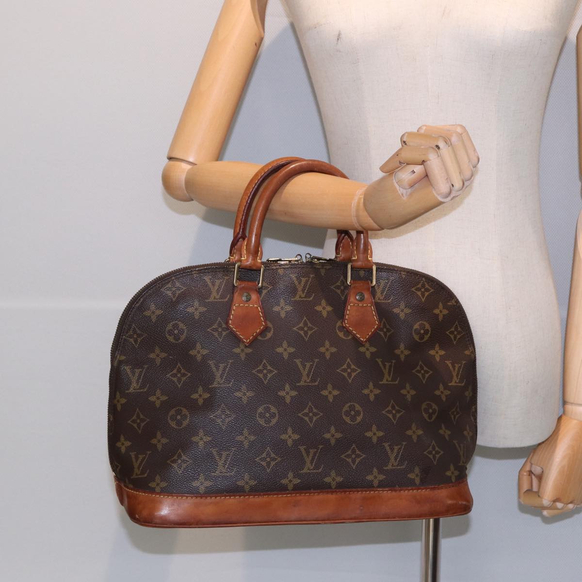 LOUIS VUITTON Monogram Alma Hand Bag M51130 LV Auth 84391