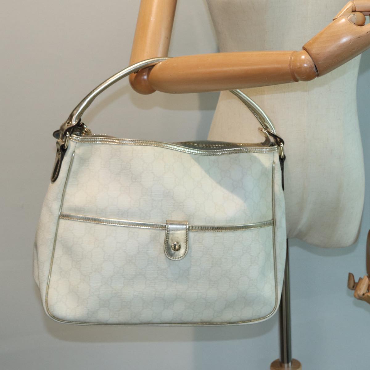 GUCCI GG Canvas Shoulder Bag PVC Leather White Auth 84436