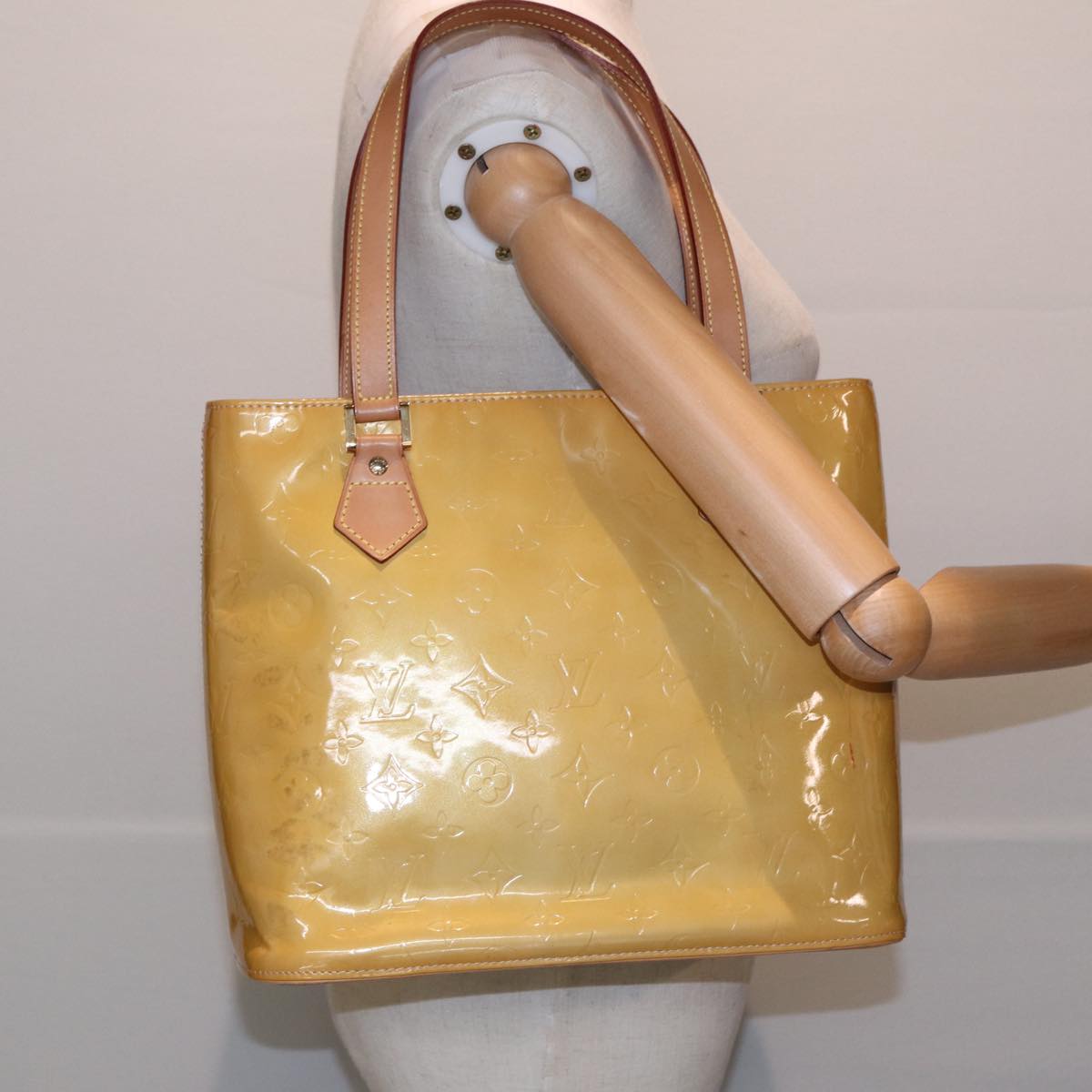 LOUIS VUITTON Monogram Vernis Houston Hand Bag Beige M91004 LV Auth 84537