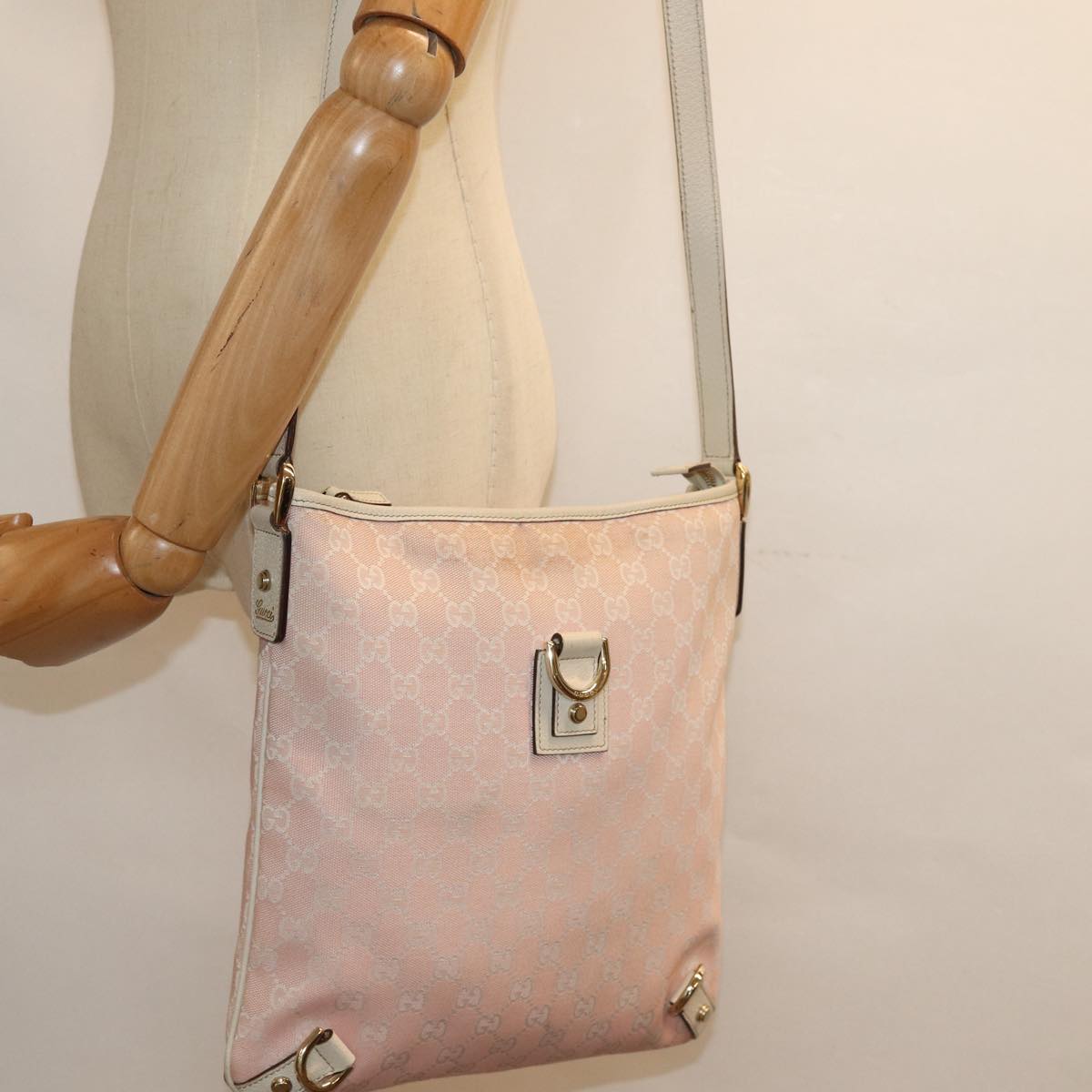 GUCCI GG Canvas Shoulder Bag Pink Gold 131326 Auth 84659