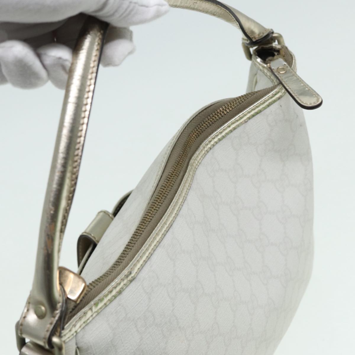 GUCCI GG Supreme Shoulder Bag PVC Leather White Gold Auth 84660