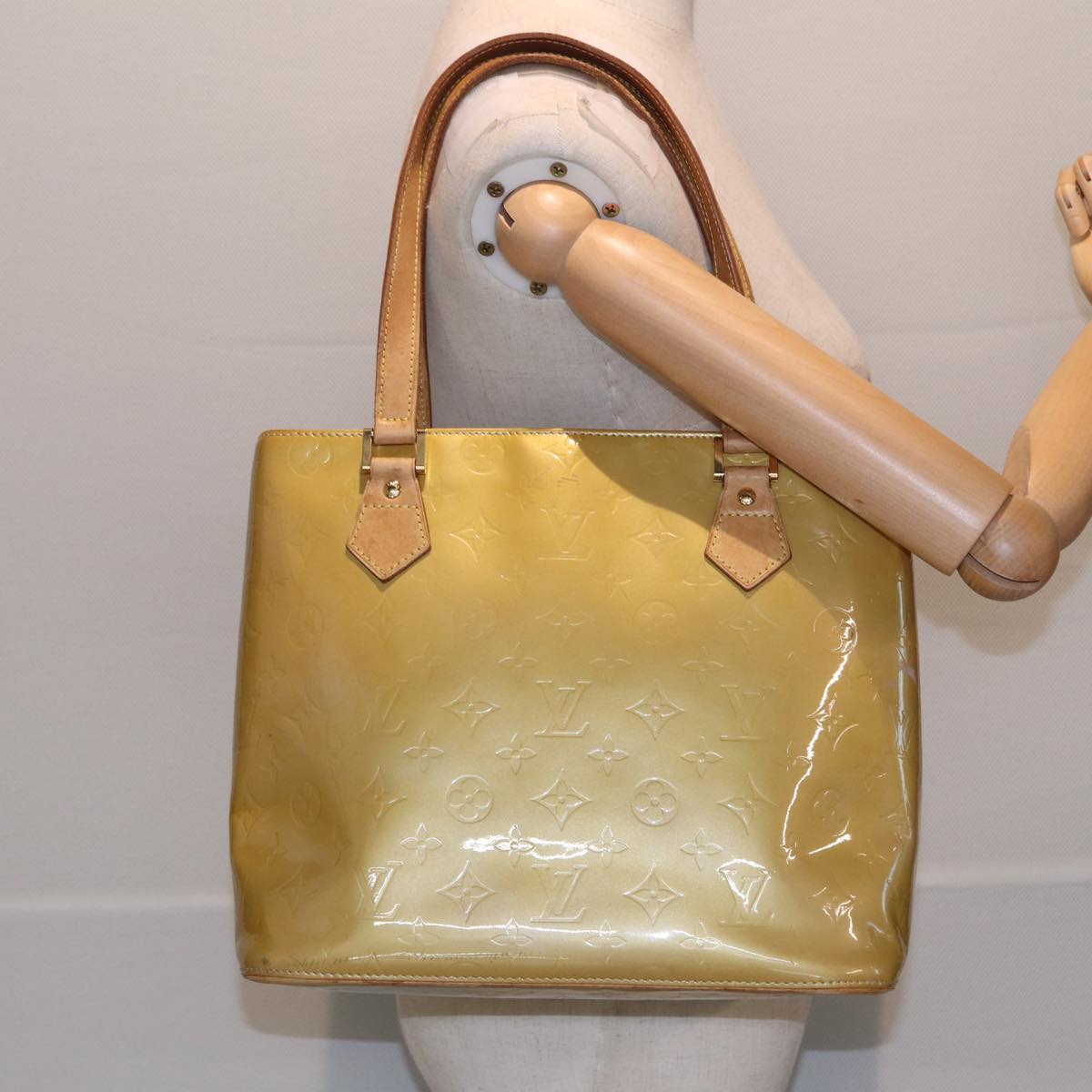 LOUIS VUITTON Monogram Vernis Houston Hand Bag Beige M91004 LV Auth 84735