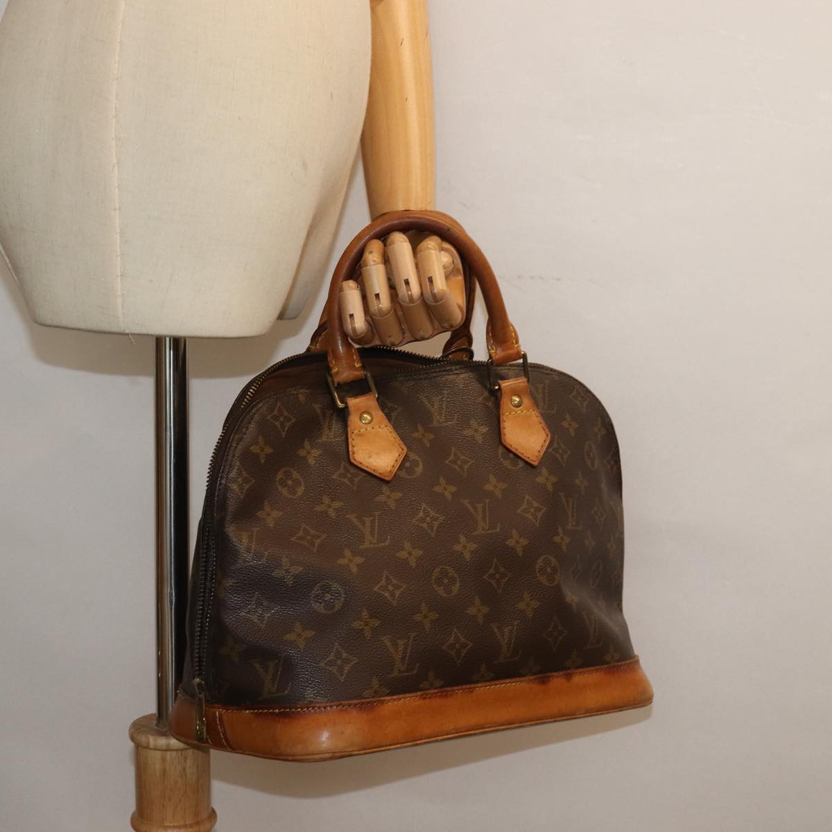 LOUIS VUITTON Monogram Alma Hand Bag M51130 LV Auth 84746