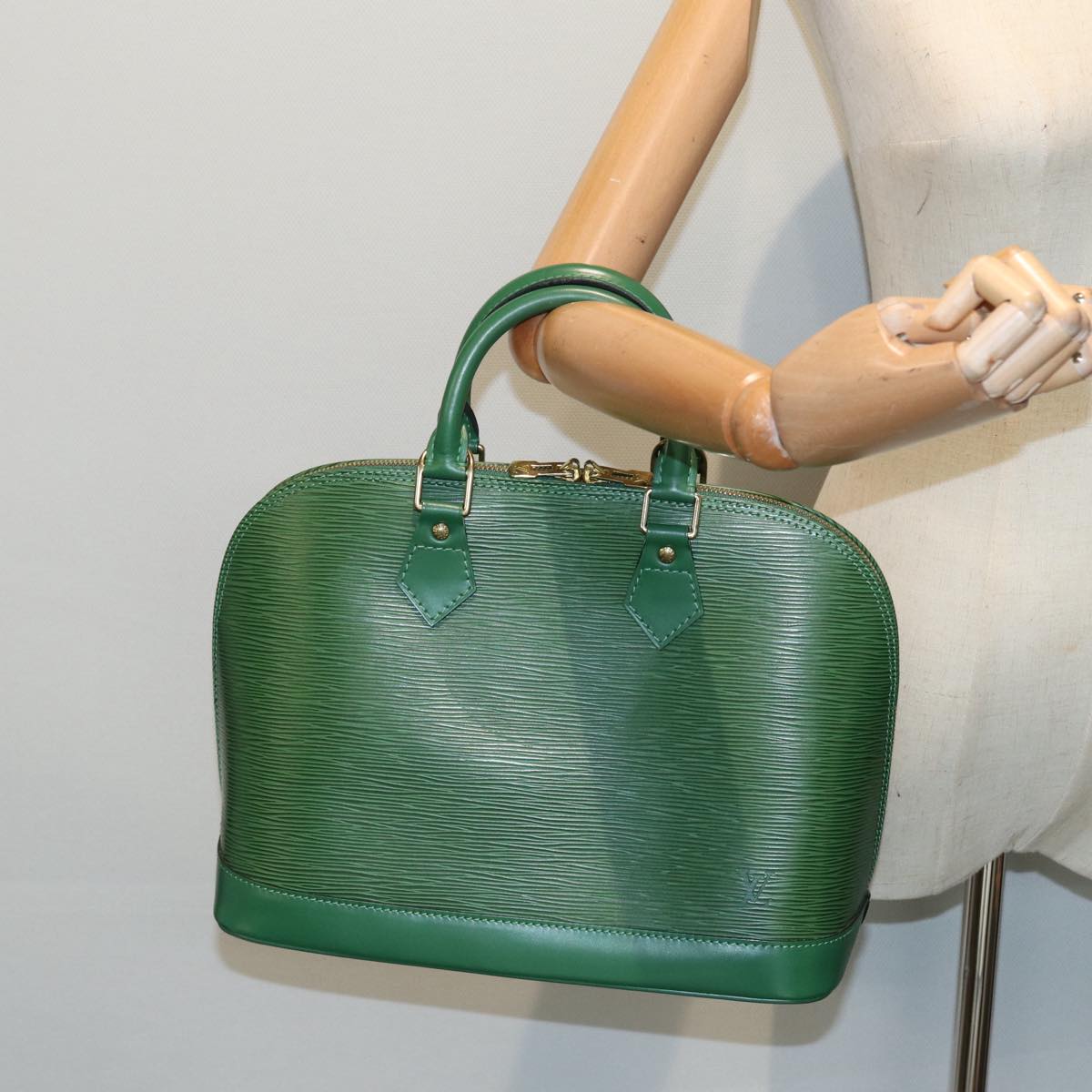 LOUIS VUITTON Epi Alma Hand Bag Borneo Green M52144 LV Auth 84910