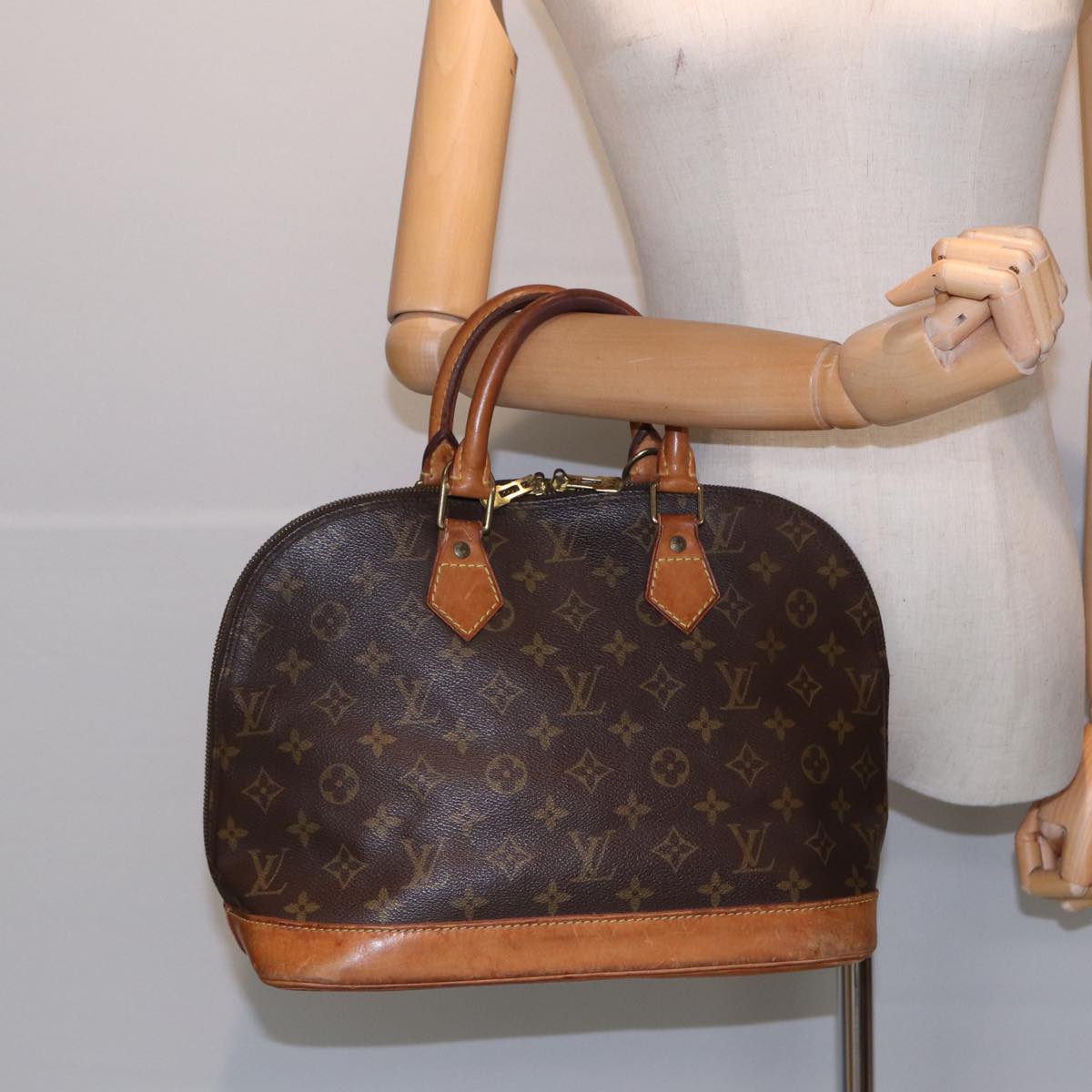 LOUIS VUITTON Monogram Alma Hand Bag M51130 LV Auth 84922