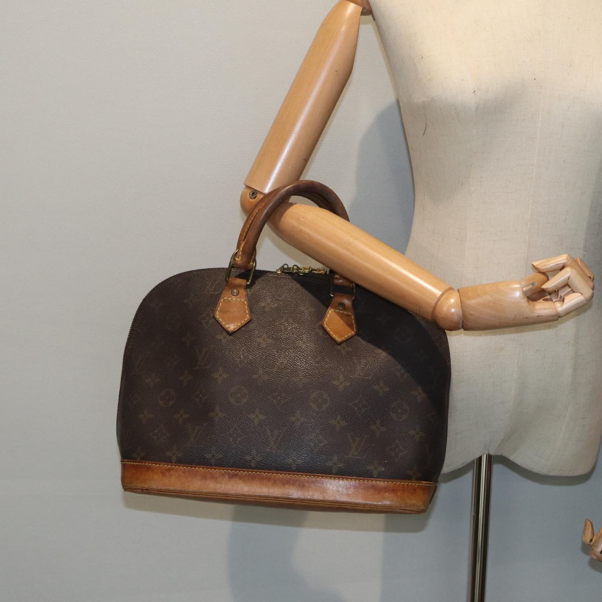 LOUIS VUITTON Monogram Alma Hand Bag M51130 LV Auth 84923